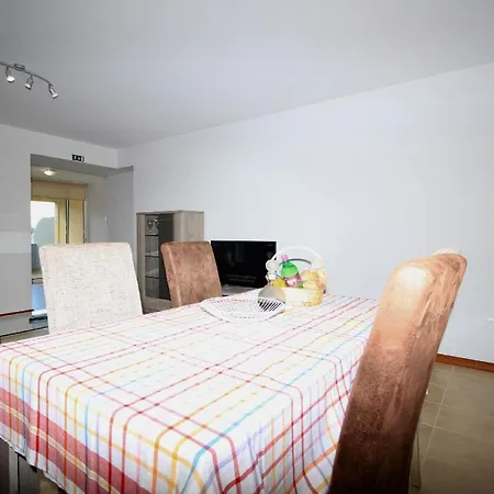 Ferienwohnung Fuer 4 Personen Ca 90 Qm In Cmara De Lobos, Madeira Suedkueste Von Madeira Apartment *